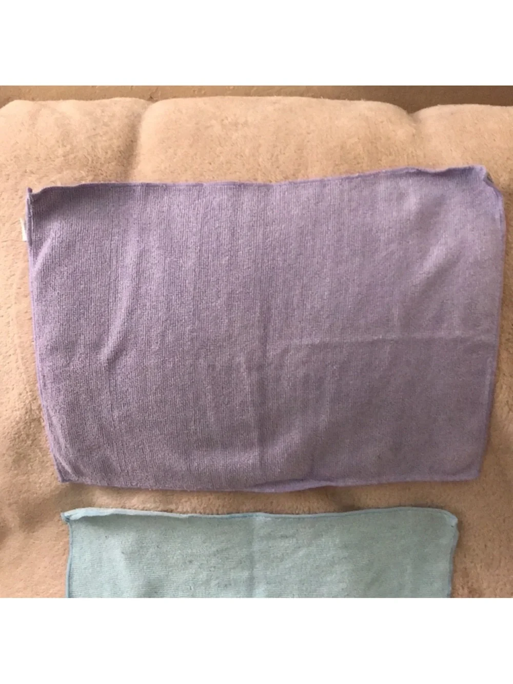 Set of two microfiber hand towels Lavender and Light Blue